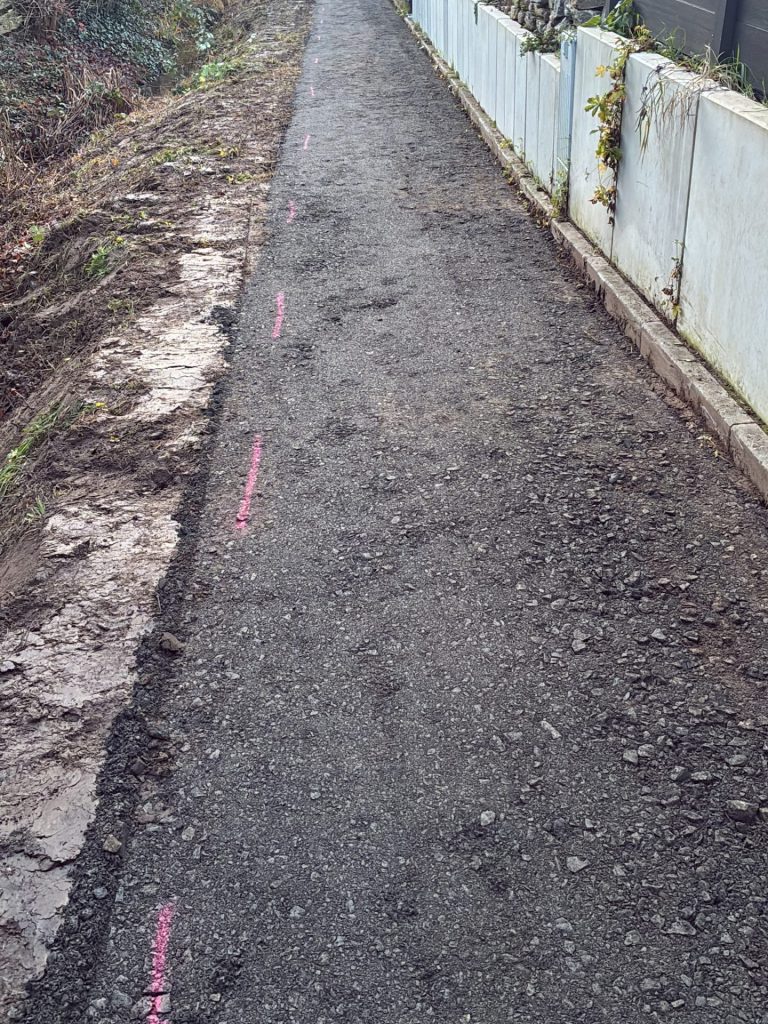 49952E94-AF0D-4D5A-9F3E-AFFE7FBBFC49